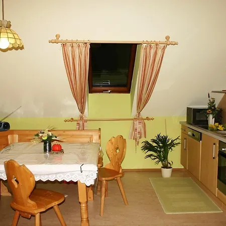 Naturparkbauernhof Poeltl ペラウ