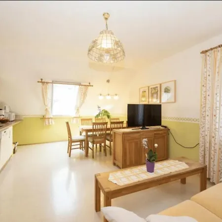 Naturparkbauernhof Poeltl ペラウ